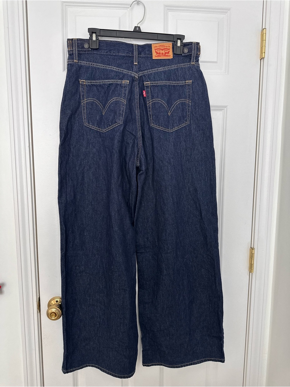 Levi's woman’s Cinch BaggyDark Blue Jeans 30